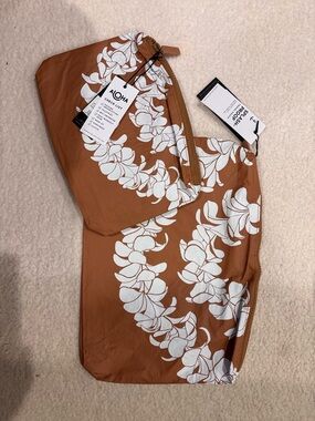 ALOHA Collection Toffee Floral Plumeria Zip Pouches